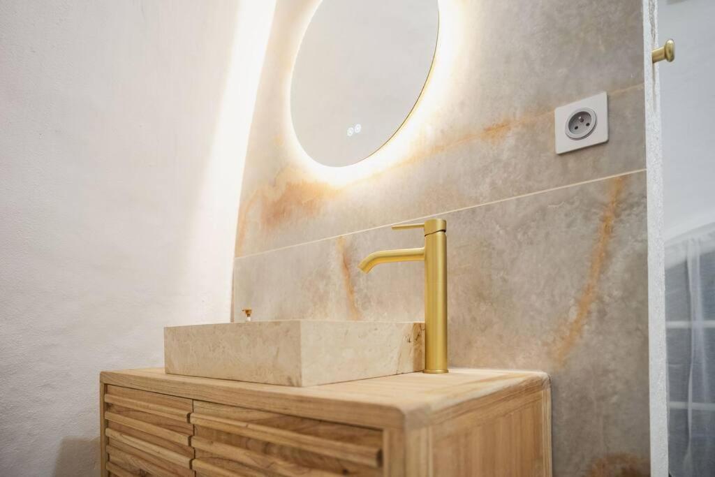 Le Temple D'Aphrodite, Appartement Avec Spa Виен Екстериор снимка