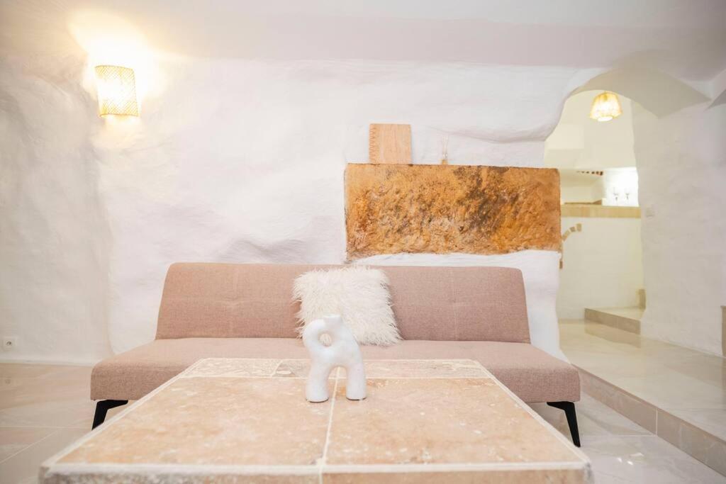 Le Temple D'Aphrodite, Appartement Avec Spa Виен Екстериор снимка