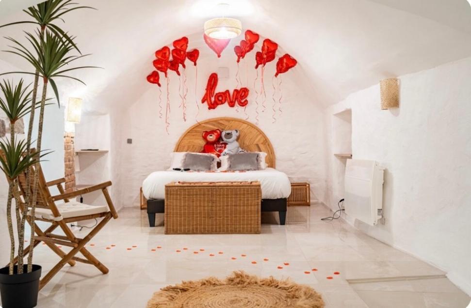 Le Temple D'Aphrodite, Appartement Avec Spa Виен Екстериор снимка