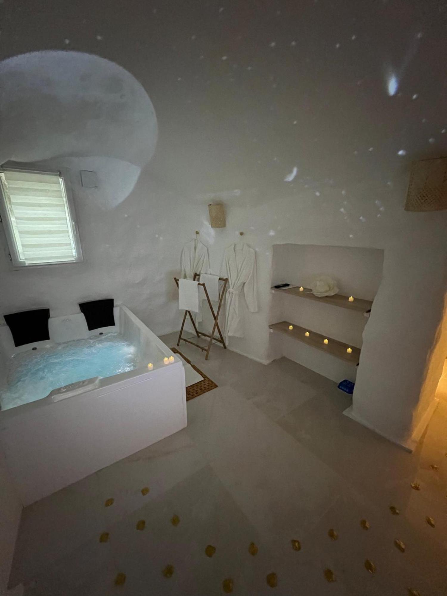 Le Temple D'Aphrodite, Appartement Avec Spa Виен Екстериор снимка