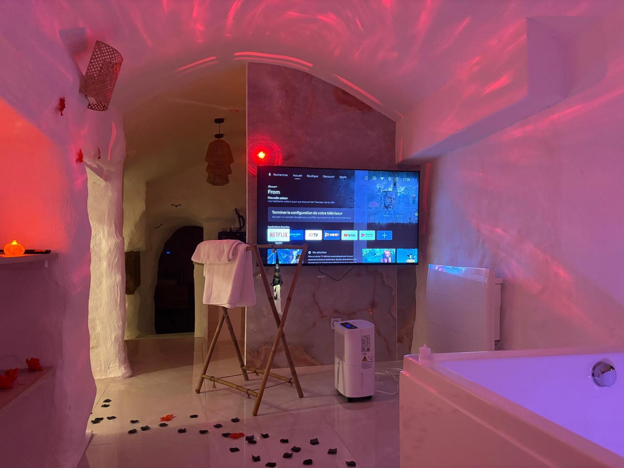 Le Temple D'Aphrodite, Appartement Avec Spa Виен Екстериор снимка